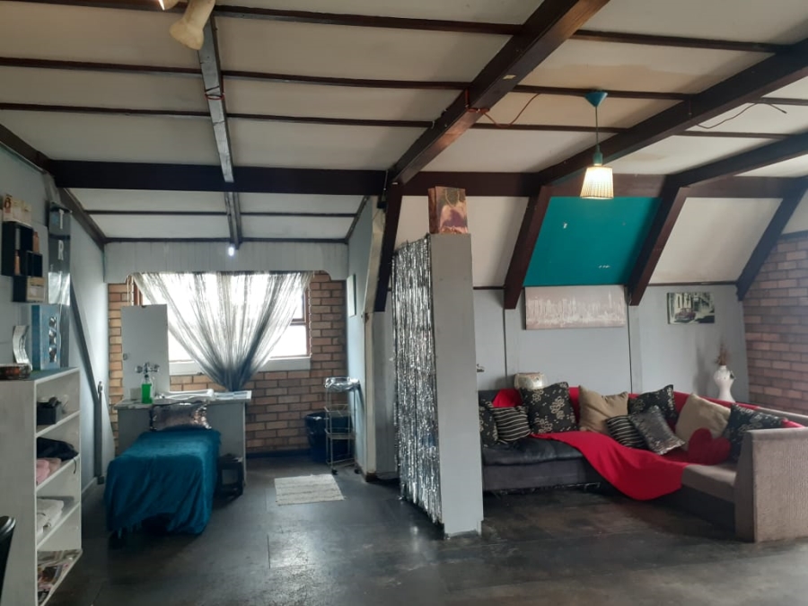 6 Bedroom Property for Sale in Algoa Park Eastern Cape